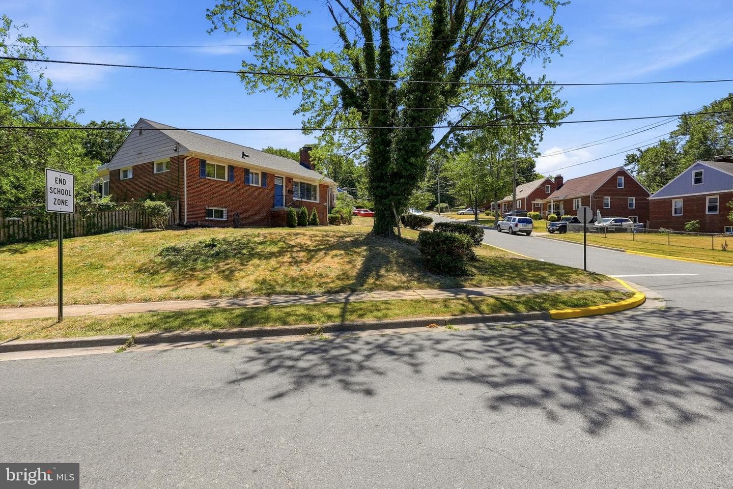 2500 Ramblewood Drive photo 3