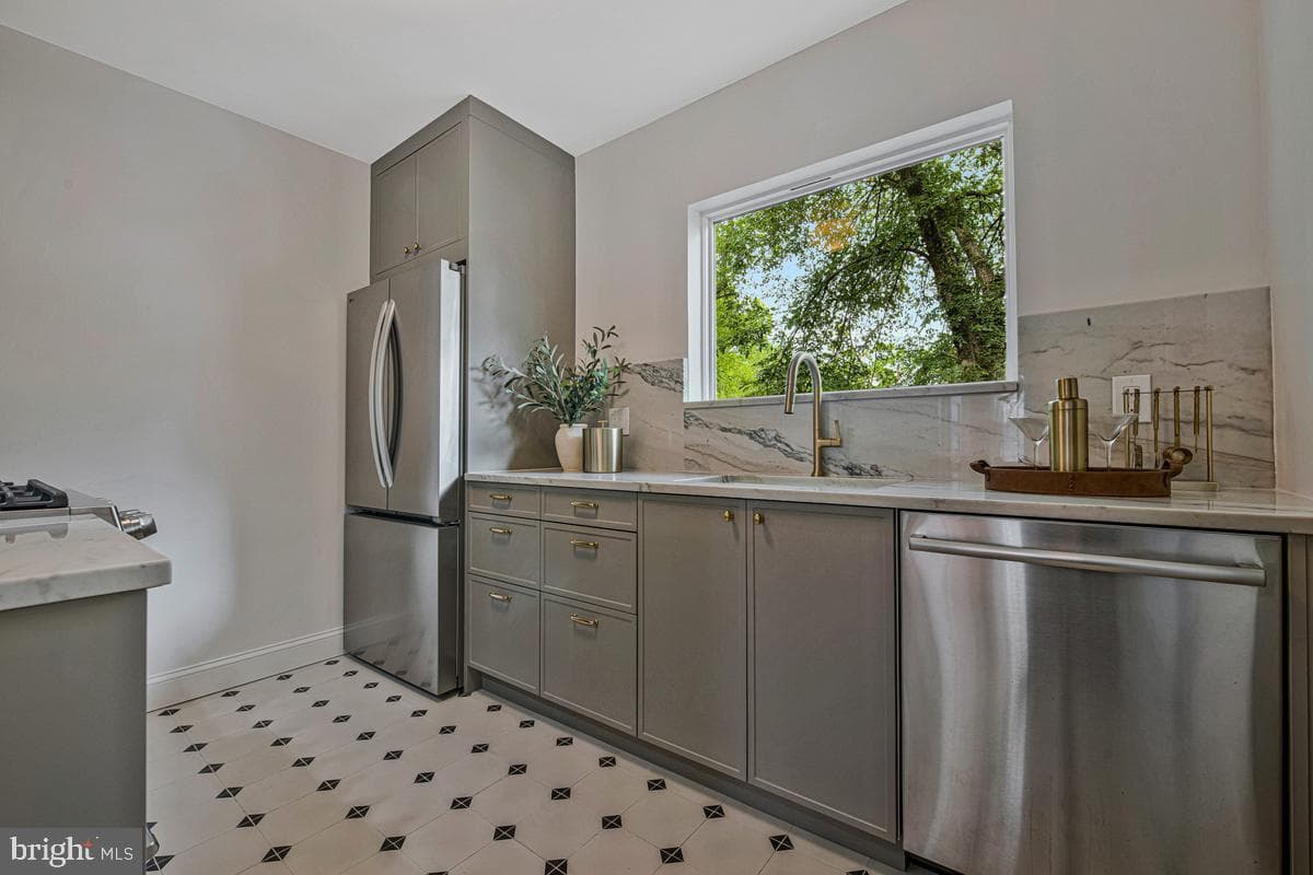 4221 Kennedy Street photo 14