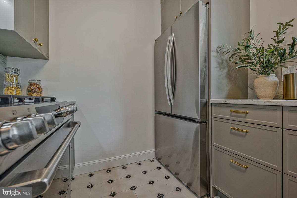 4221 Kennedy Street photo 19