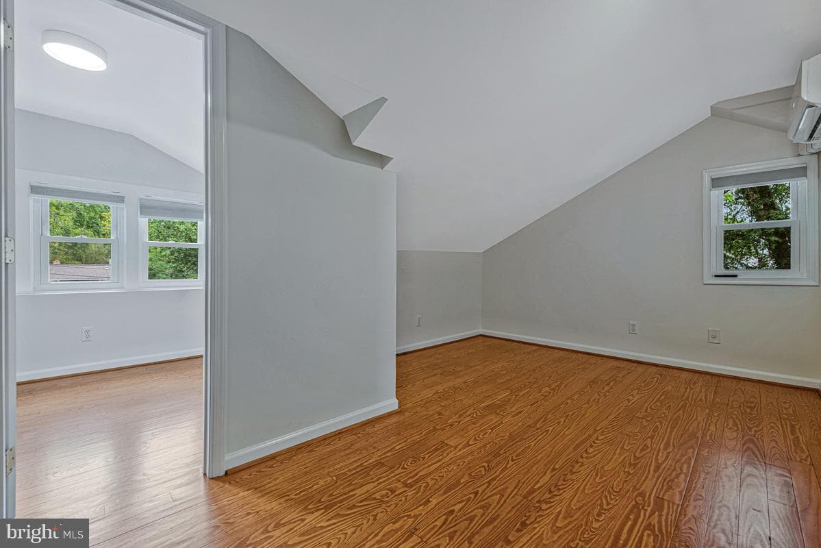 4221 Kennedy Street photo 25