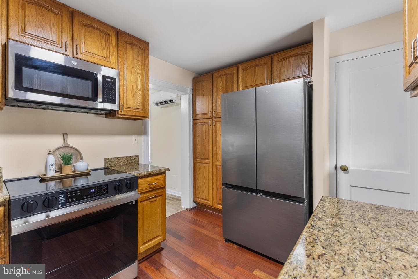 702 4th Street photo 11