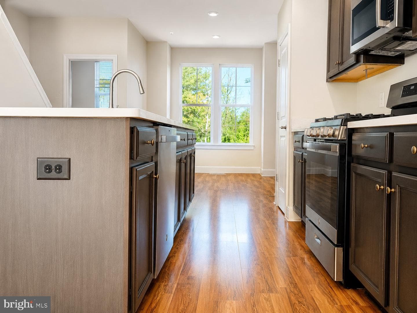 3525 Carnaby Street photo 5