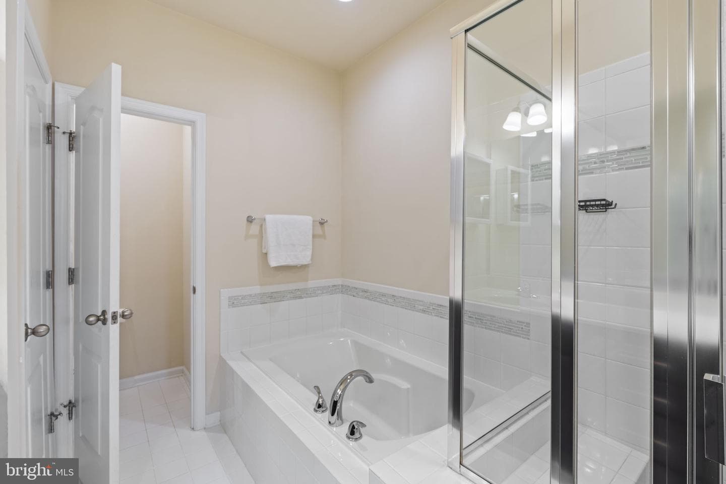 9002 Fox Stream Way photo 16