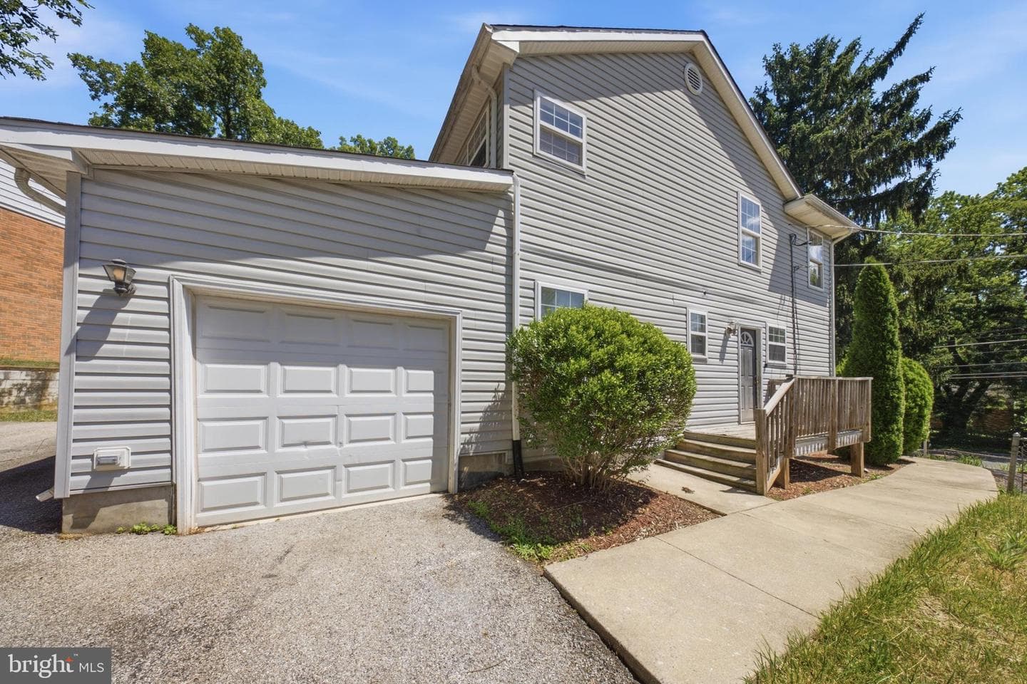 7611 Temple Hill Road photo 3