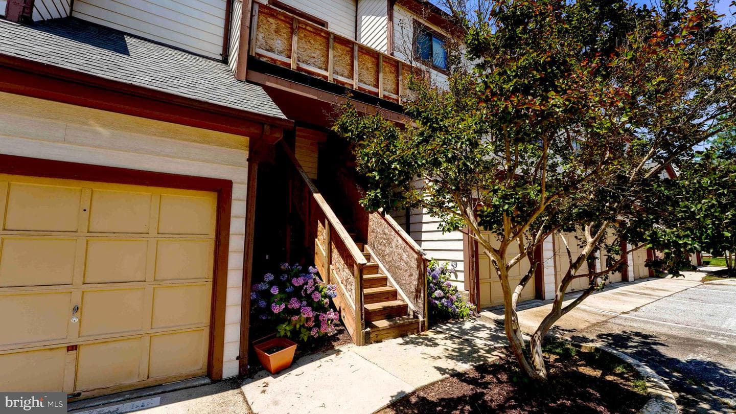 14109 William Street #16-B photo 3