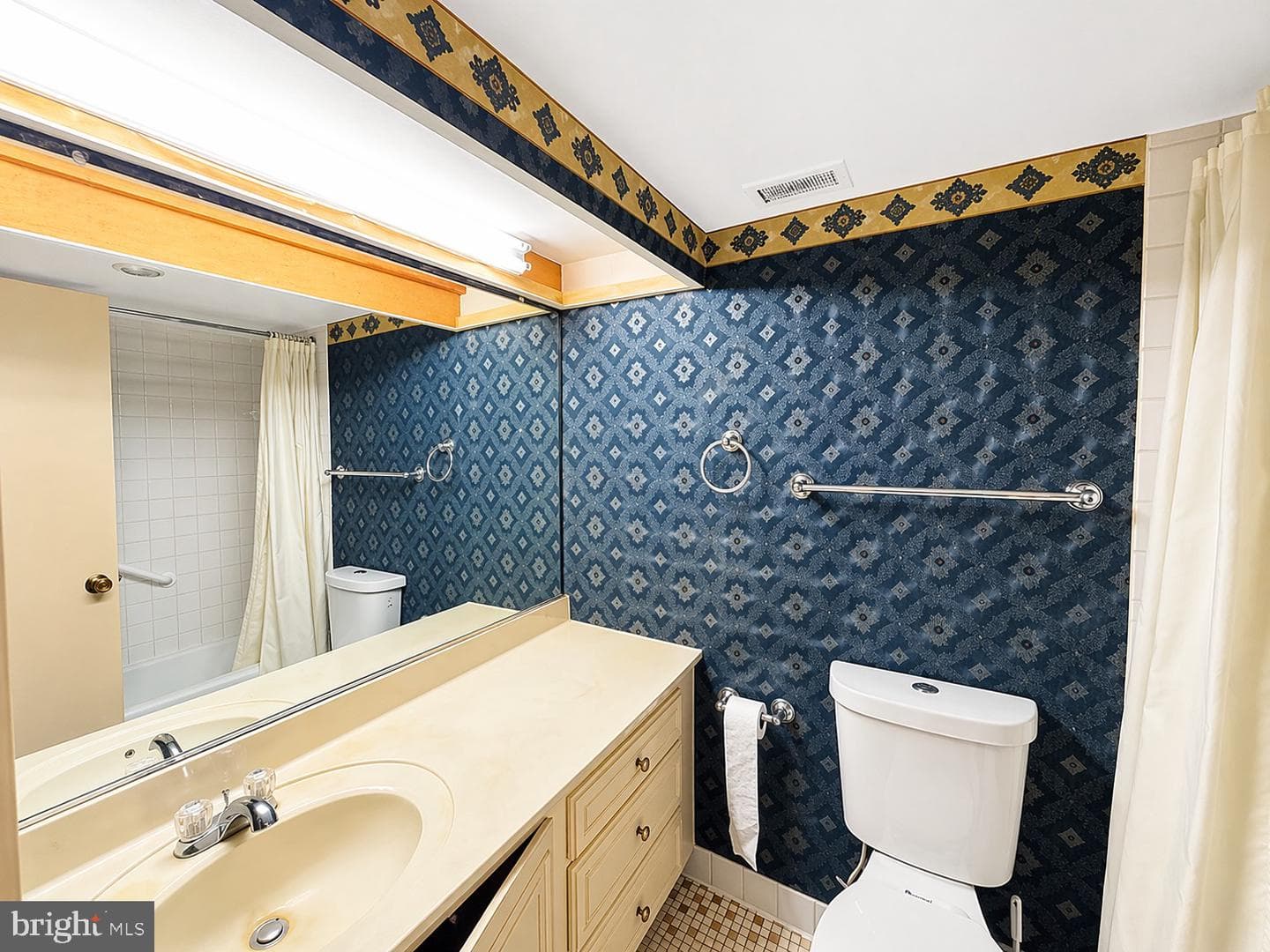 6100 Westchester Park Drive #1517 photo 11