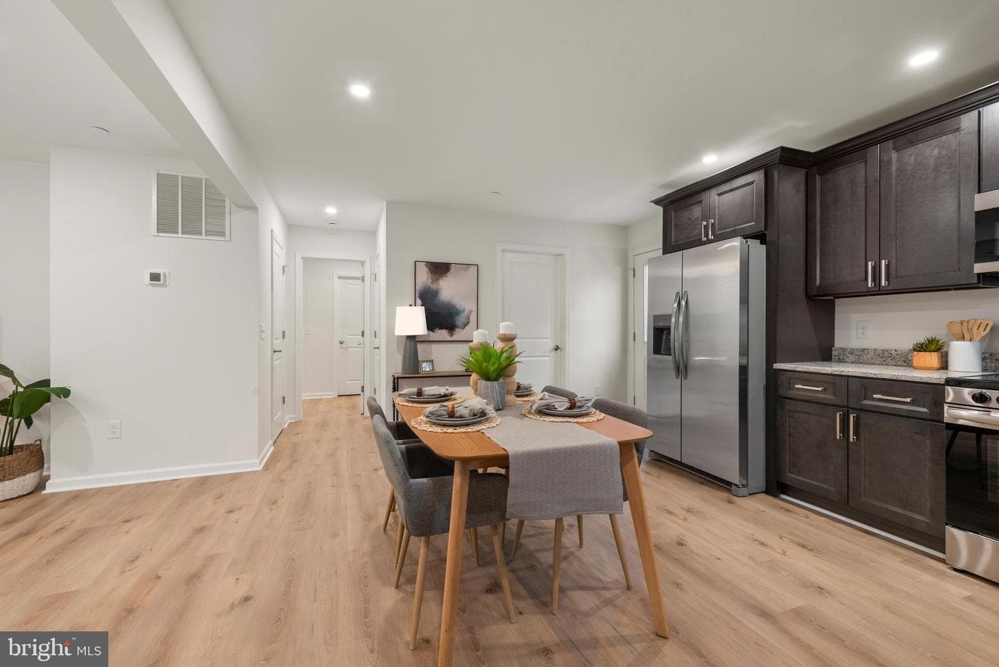 Elm Avenue photo 14