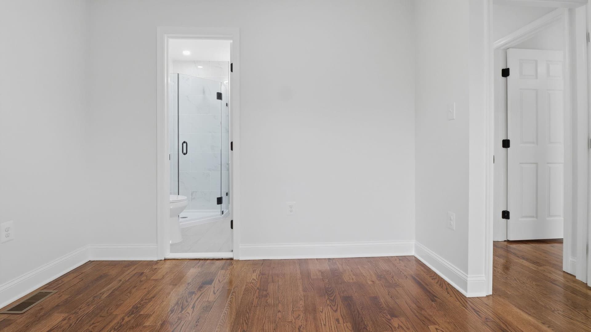 5633 Jamestown Road photo 18