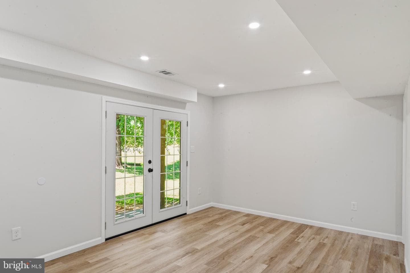 5303 Cumberland Street photo 34