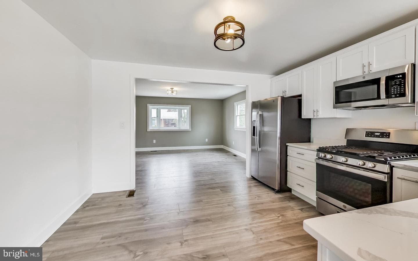 5923 Berwyn Road photo 10