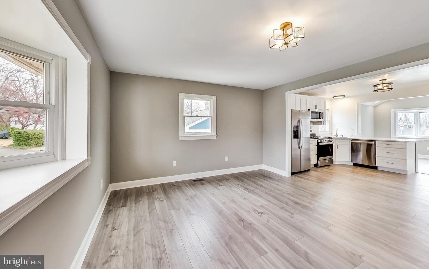 5923 Berwyn Road photo 4