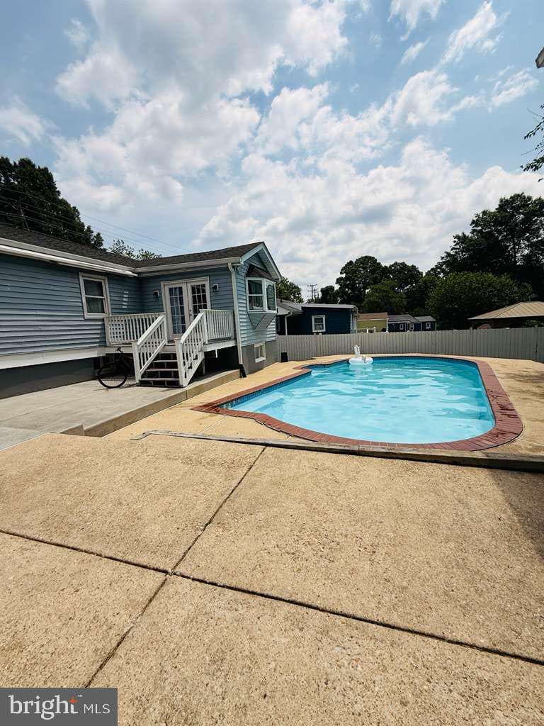 5923 Berwyn Road photo 41