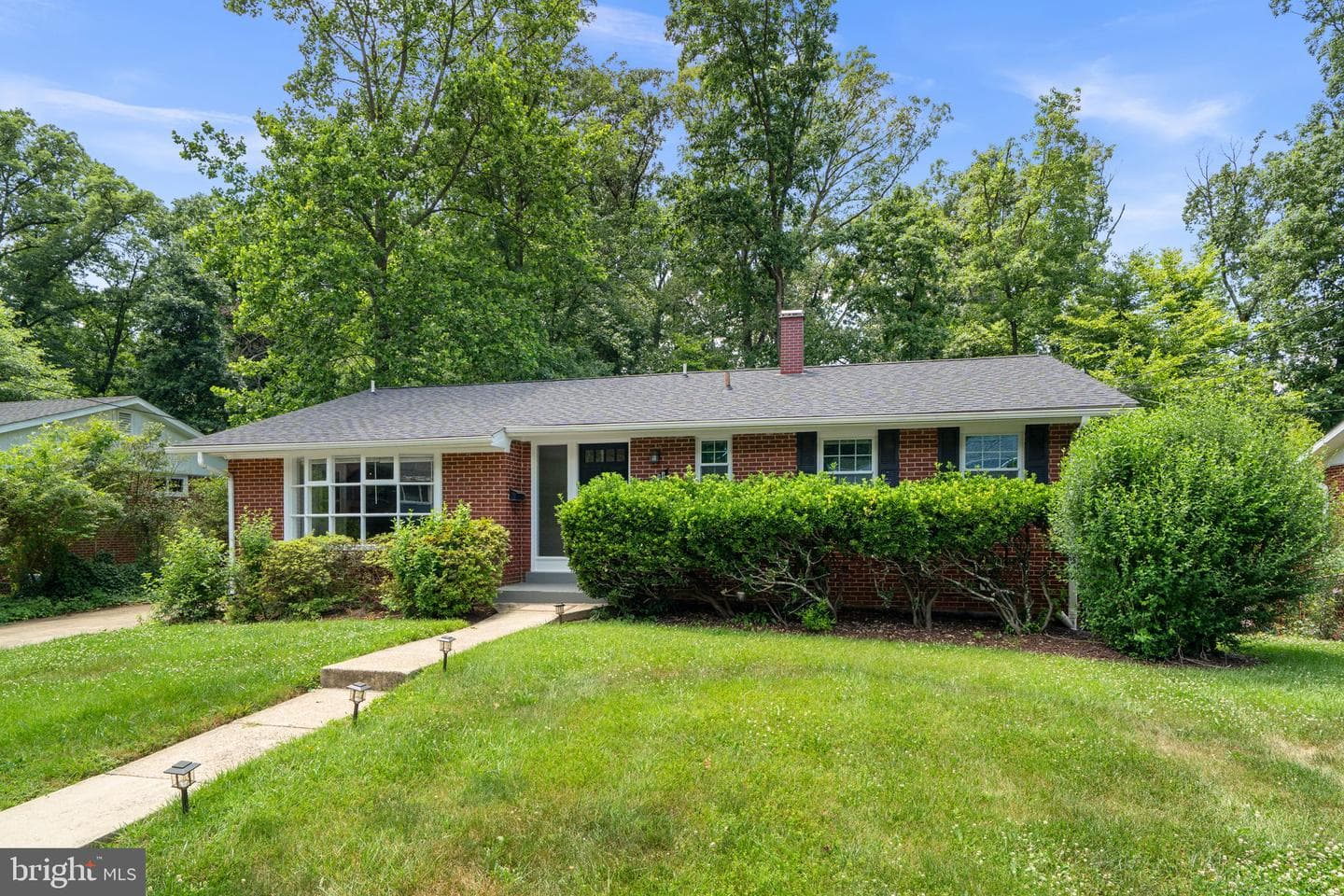7524 Sweetbriar Drive photo 3