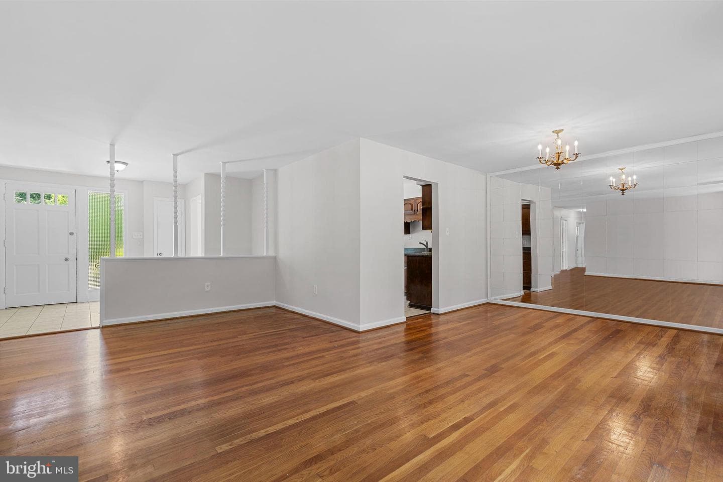 7524 Sweetbriar Drive photo 8