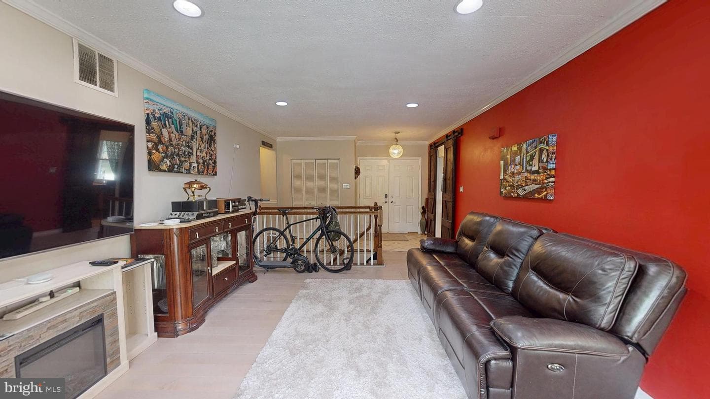 12532 Surrey Circle Drive photo 15