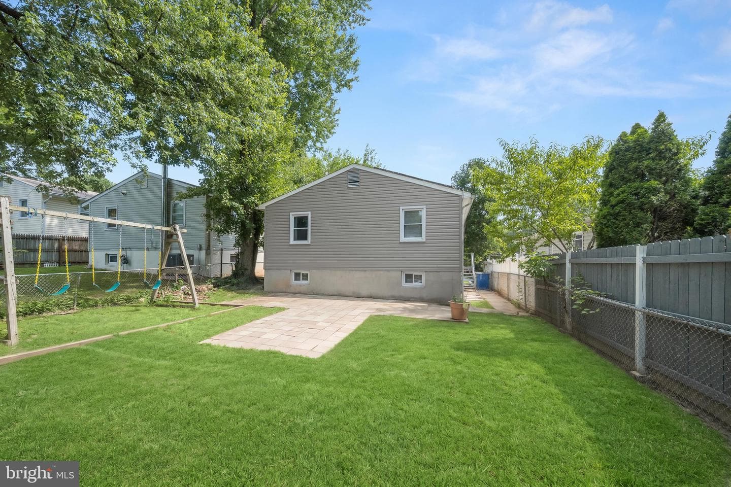 4705 Lincoln Avenue photo 18