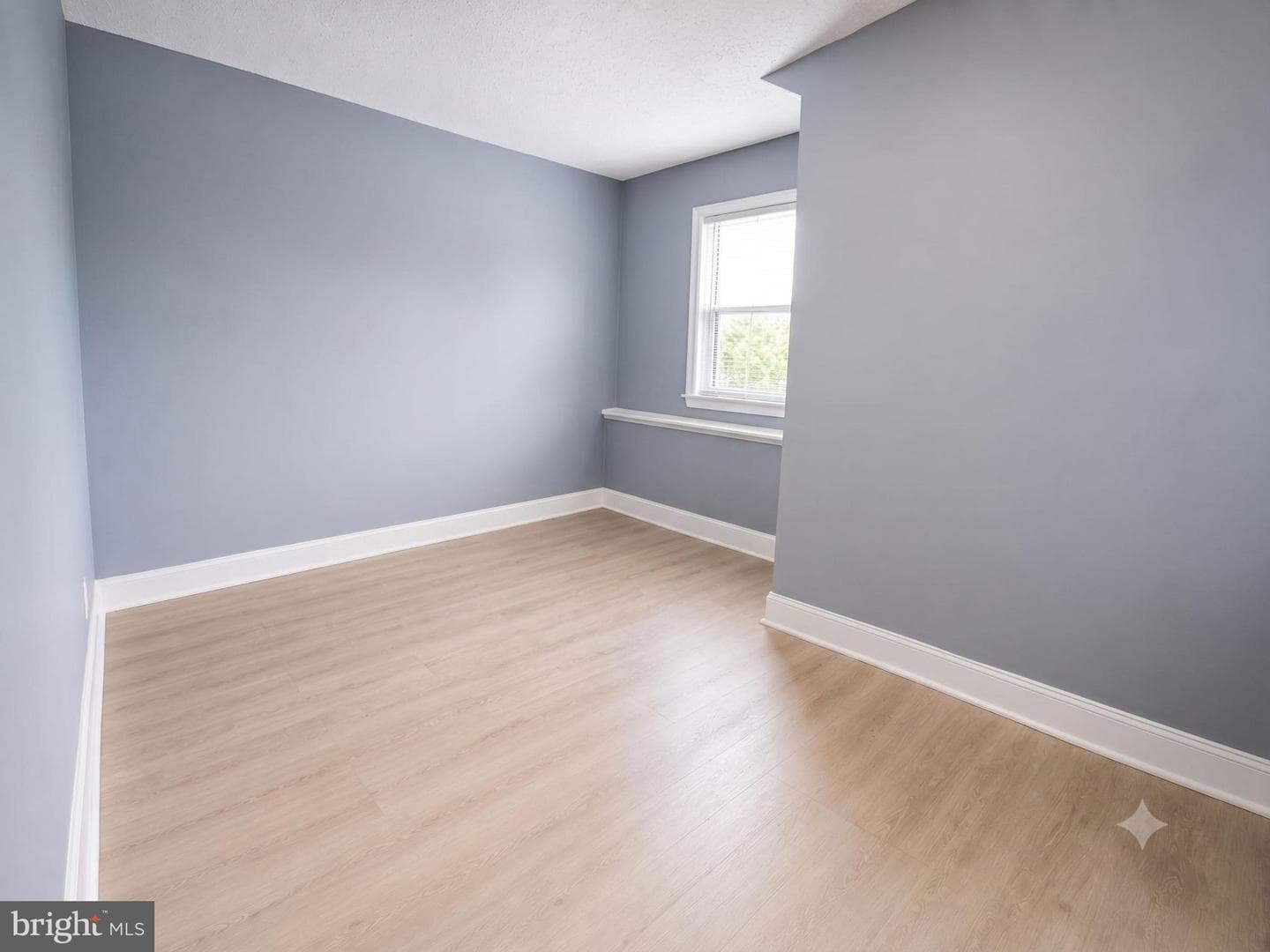 918 Mentor Avenue photo 29