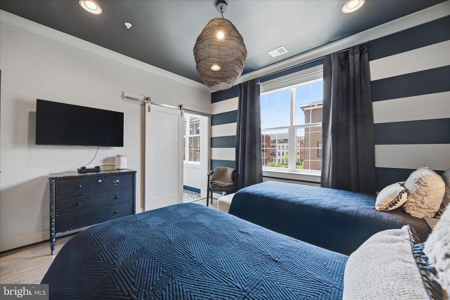 610 Leigh Way photo 33