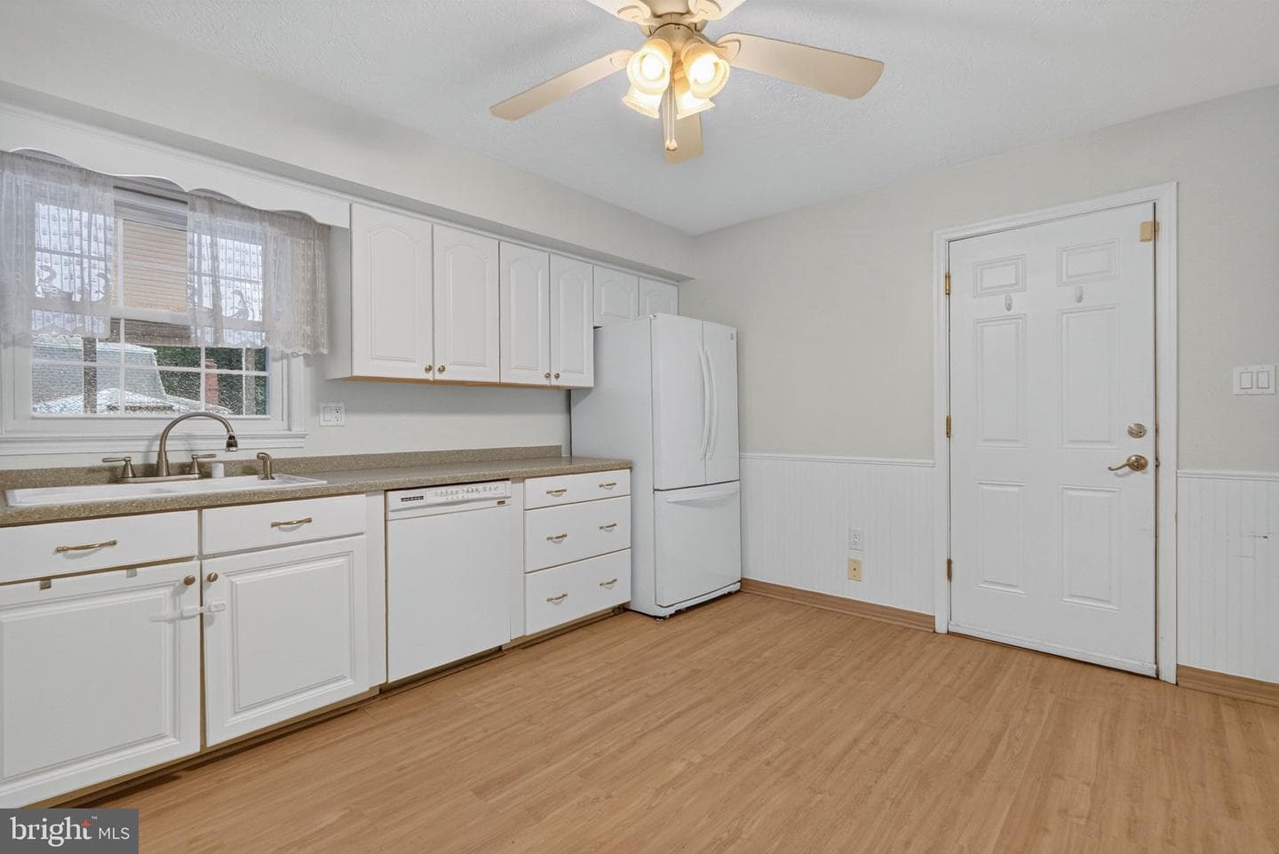 12904 Dauphin Court photo 10