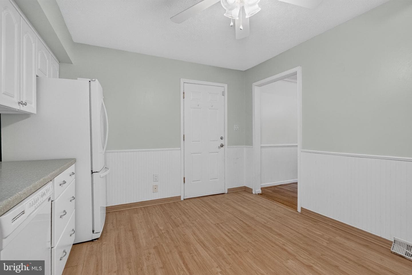 12904 Dauphin Court photo 11