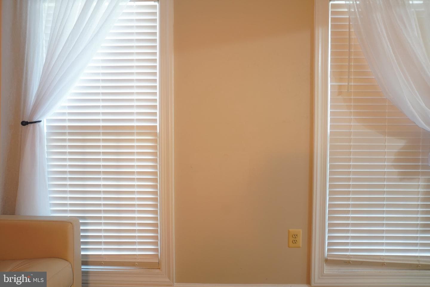 15407 Jennings Lane photo 4