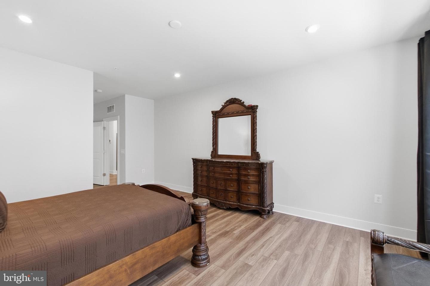 100 Saint Ives Place #108 photo 23