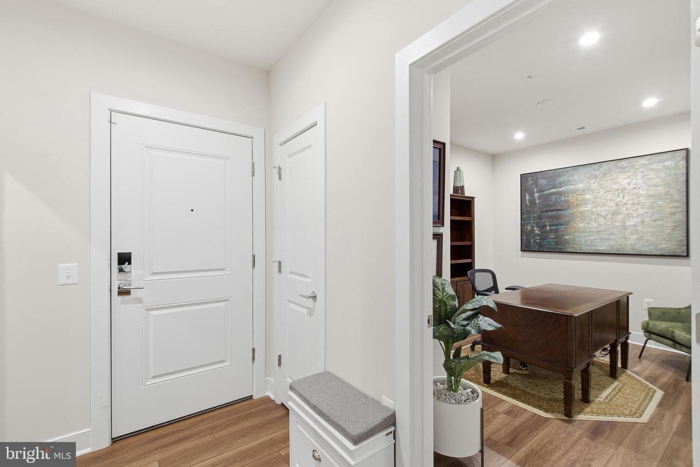100 Saint Ives Place #108 photo 4