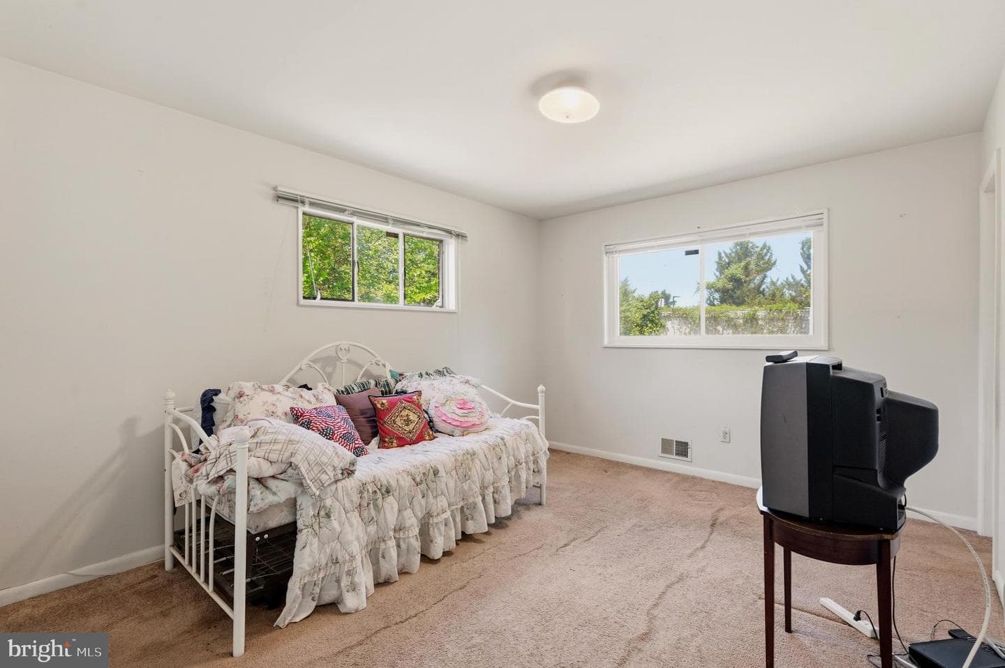 7201 Cloverdale Drive photo 8
