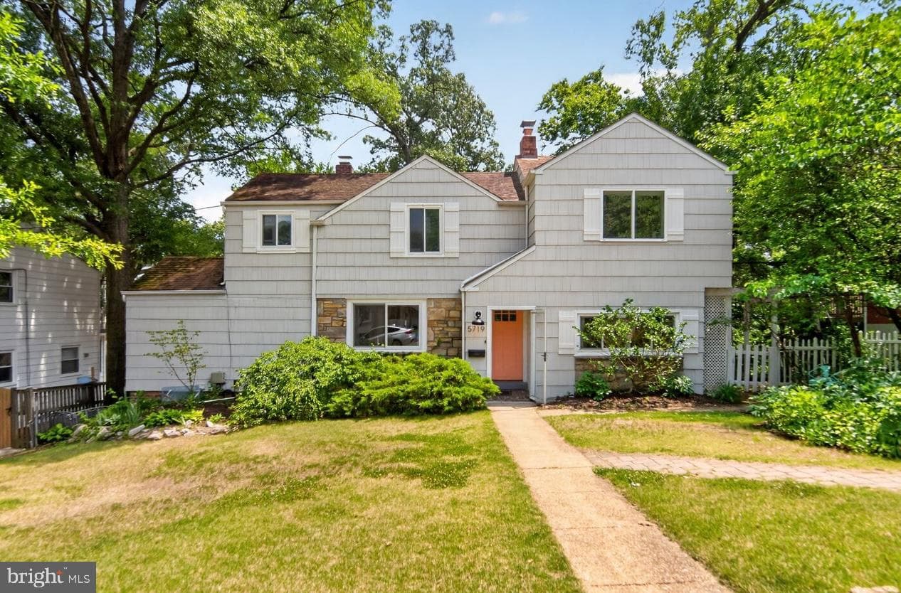5719 Euclid Street photo 1