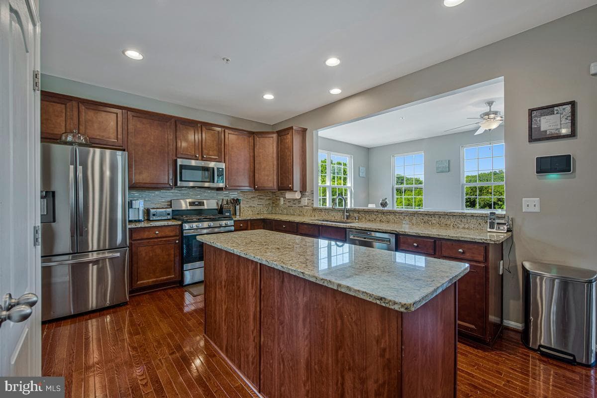 13703 Loganville Street photo 10