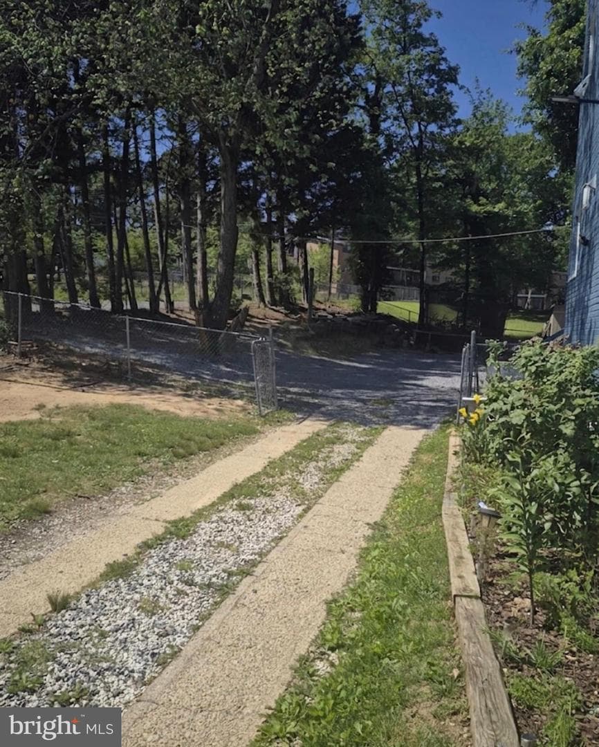 1821 Longfellow Street photo 4