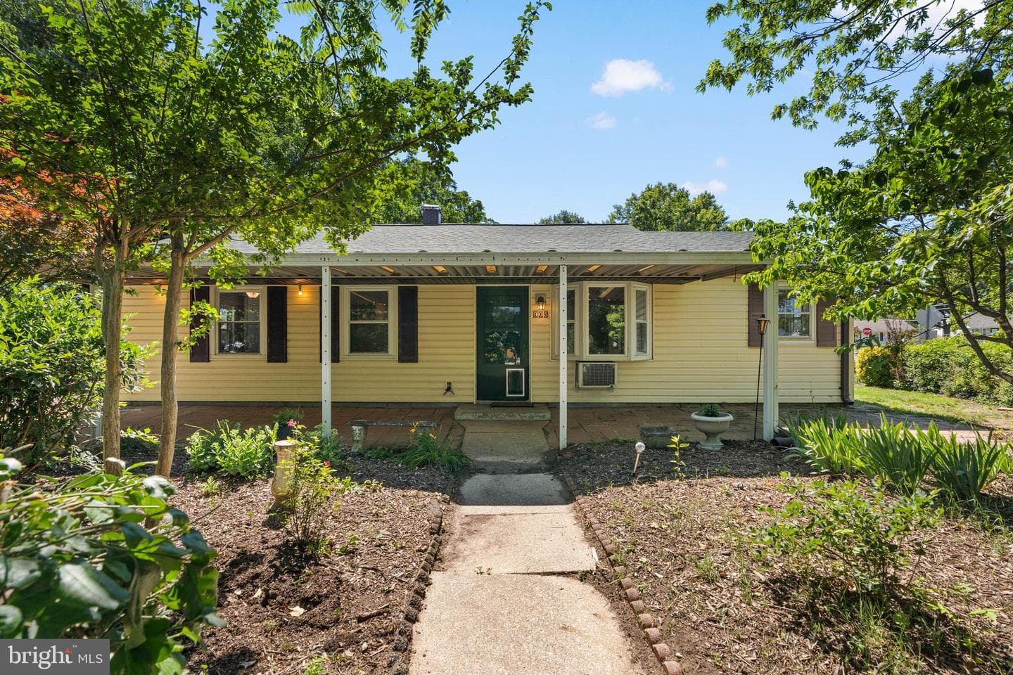 905 Lindsay Road