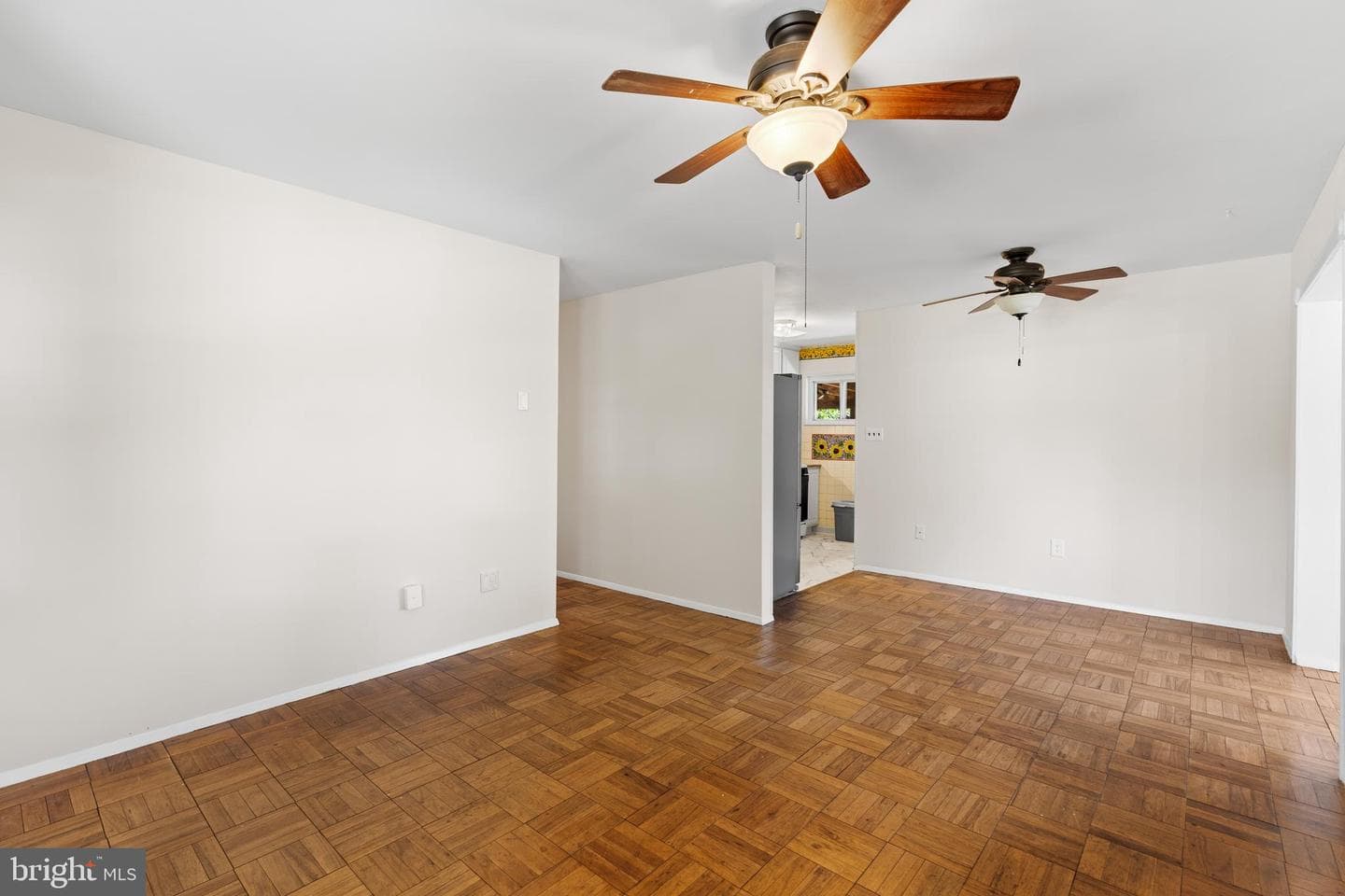 905 Lindsay Road photo 12
