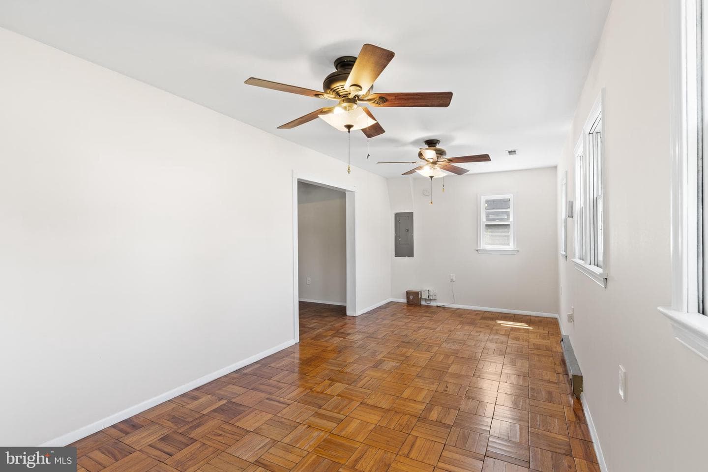 905 Lindsay Road photo 16
