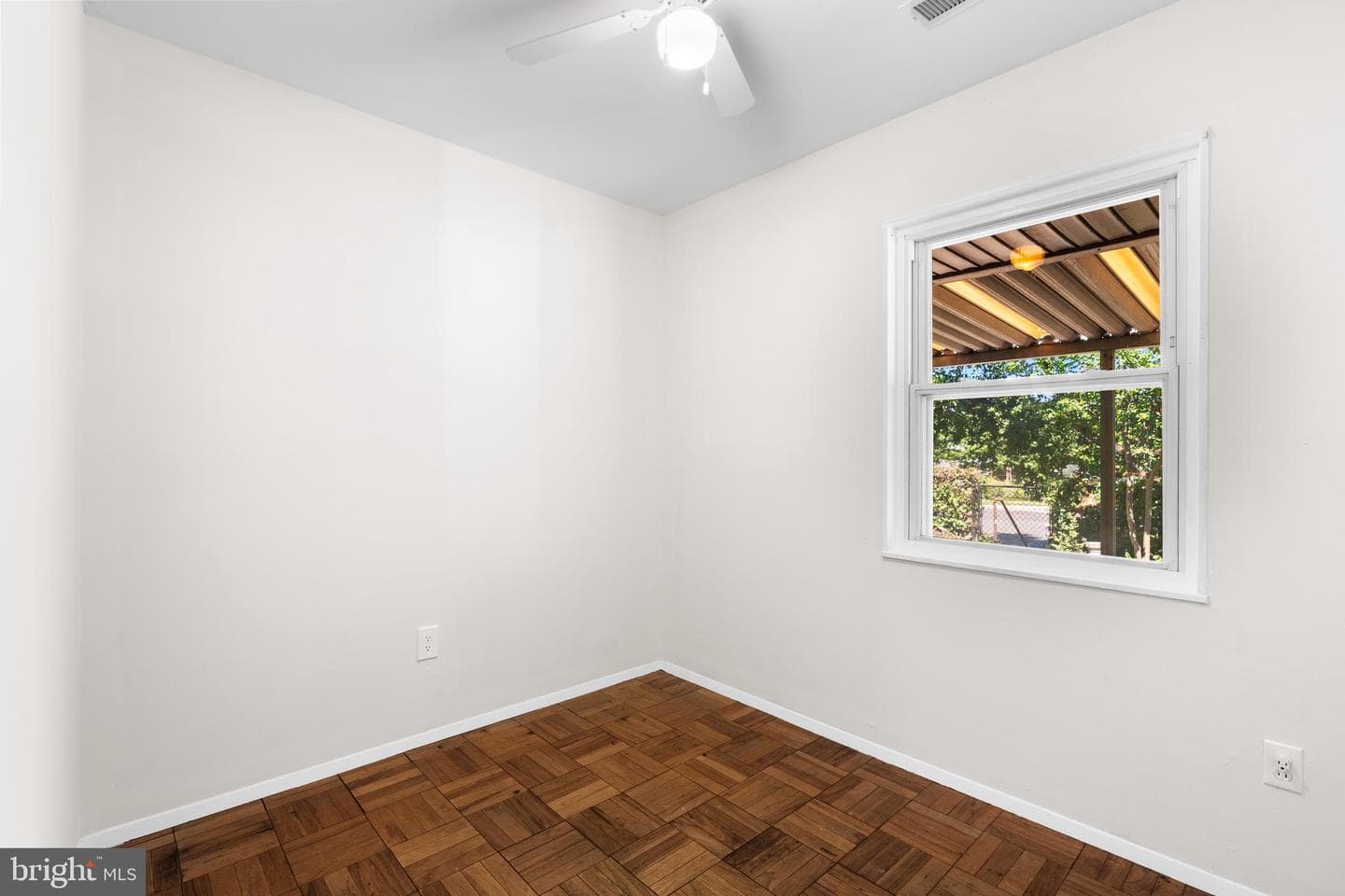 905 Lindsay Road photo 30