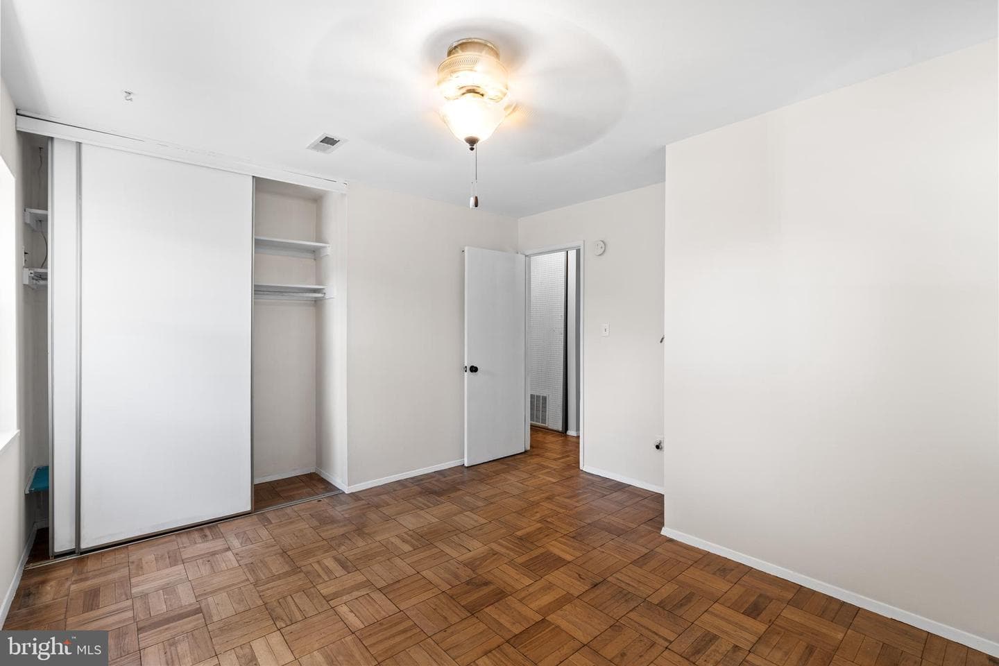 905 Lindsay Road photo 32