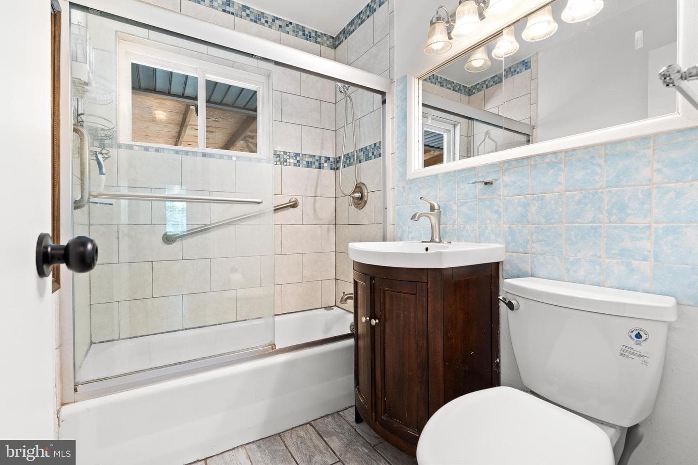 905 Lindsay Road photo 37