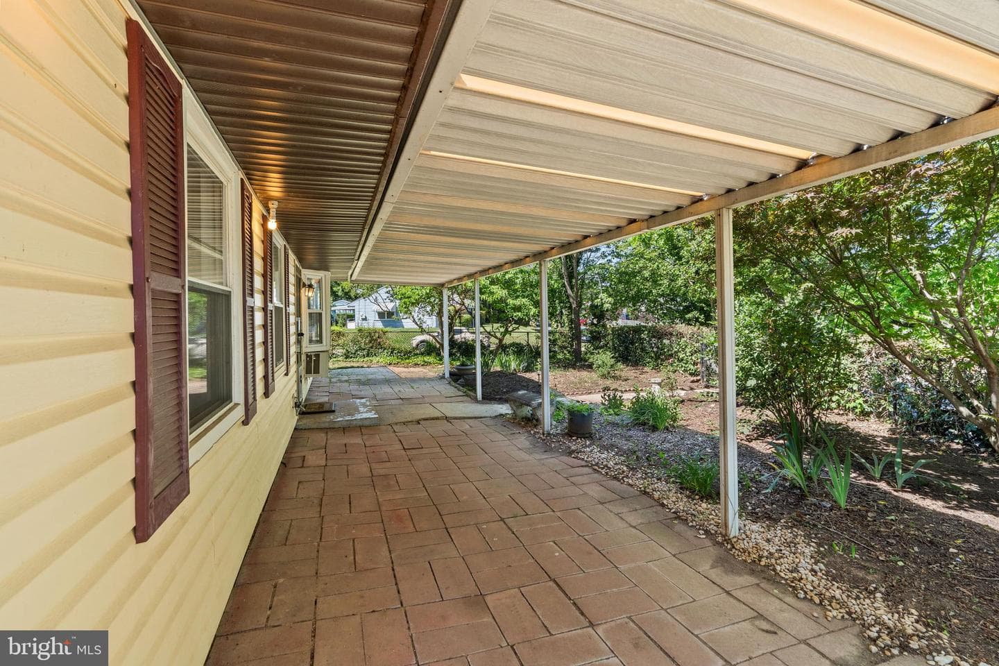 905 Lindsay Road photo 5