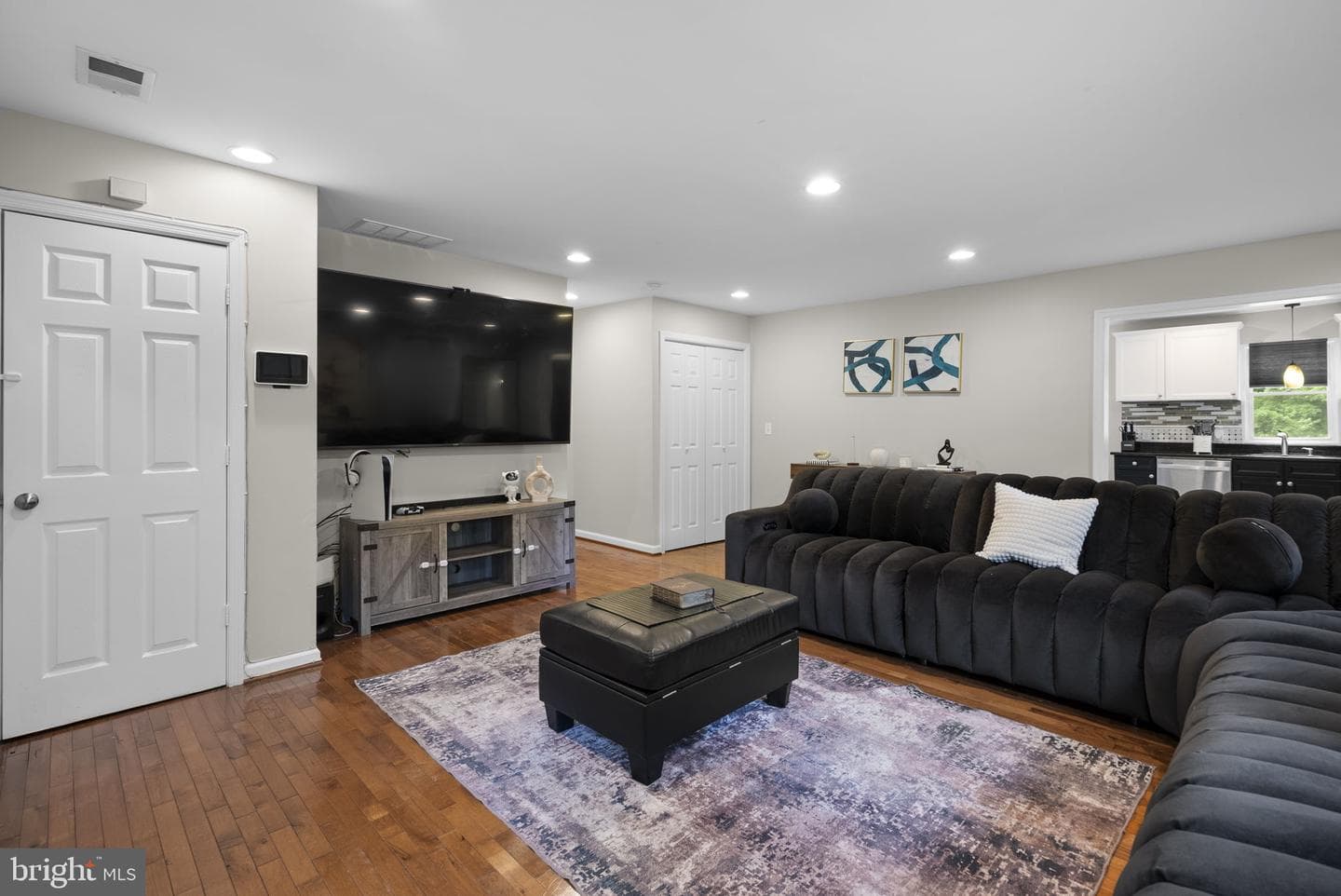 14905 White Hall Avenue photo 3