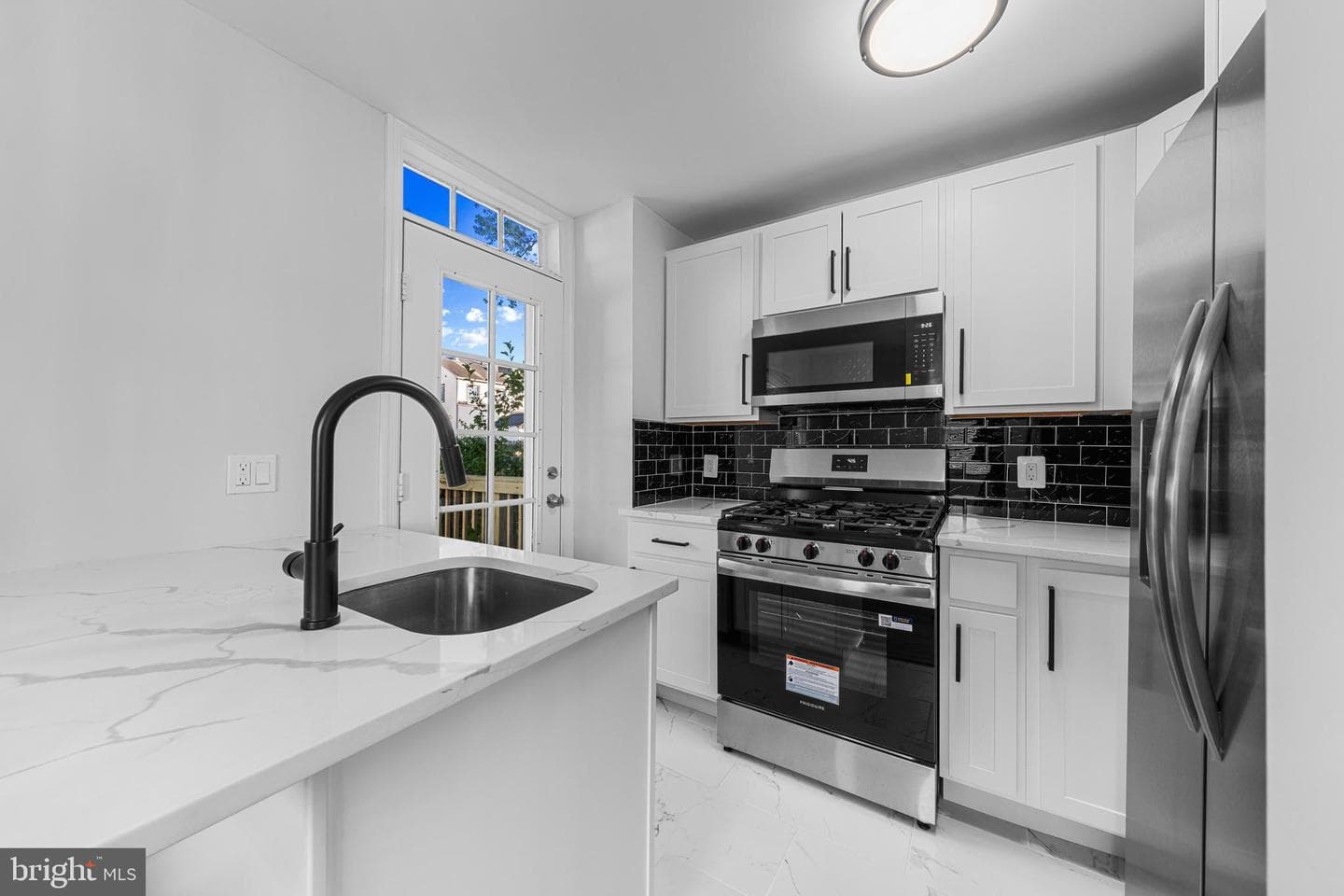 7215 E Lombard Street photo 10