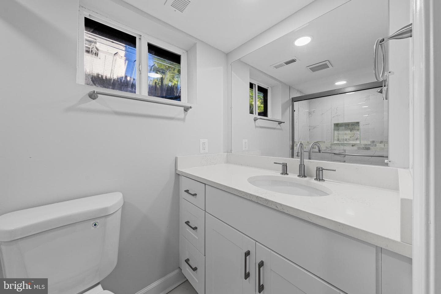 7215 E Lombard Street photo 19