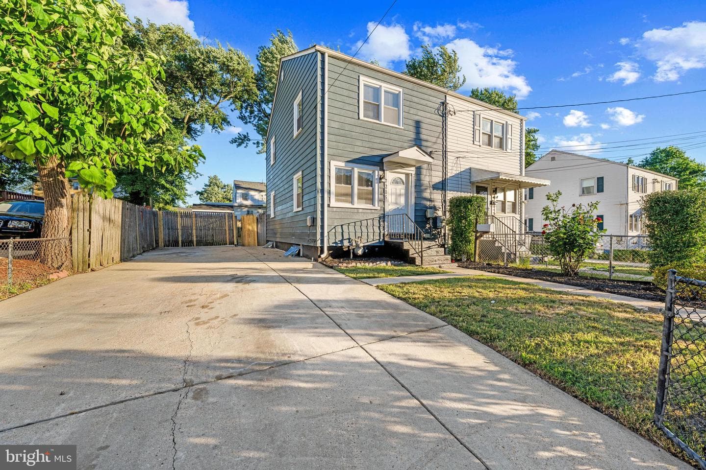7215 E Lombard Street photo 2