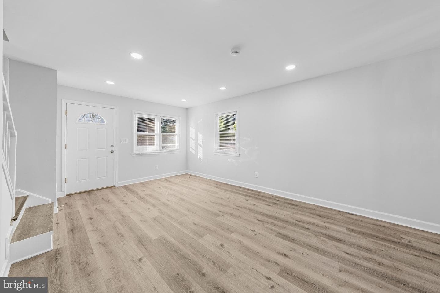 7215 E Lombard Street photo 3