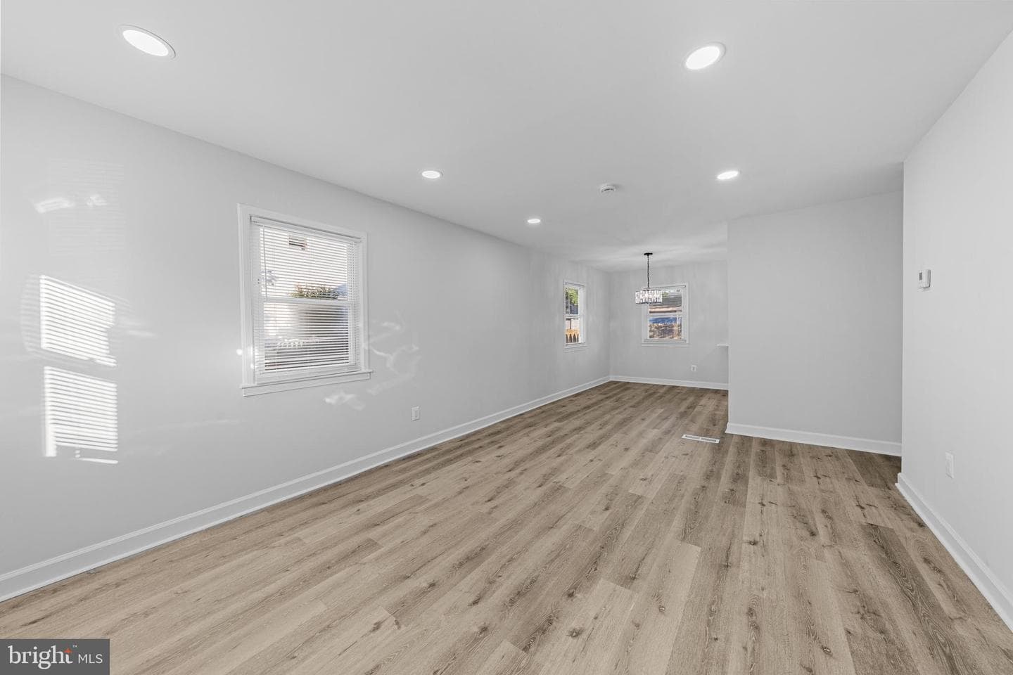 7215 E Lombard Street photo 4