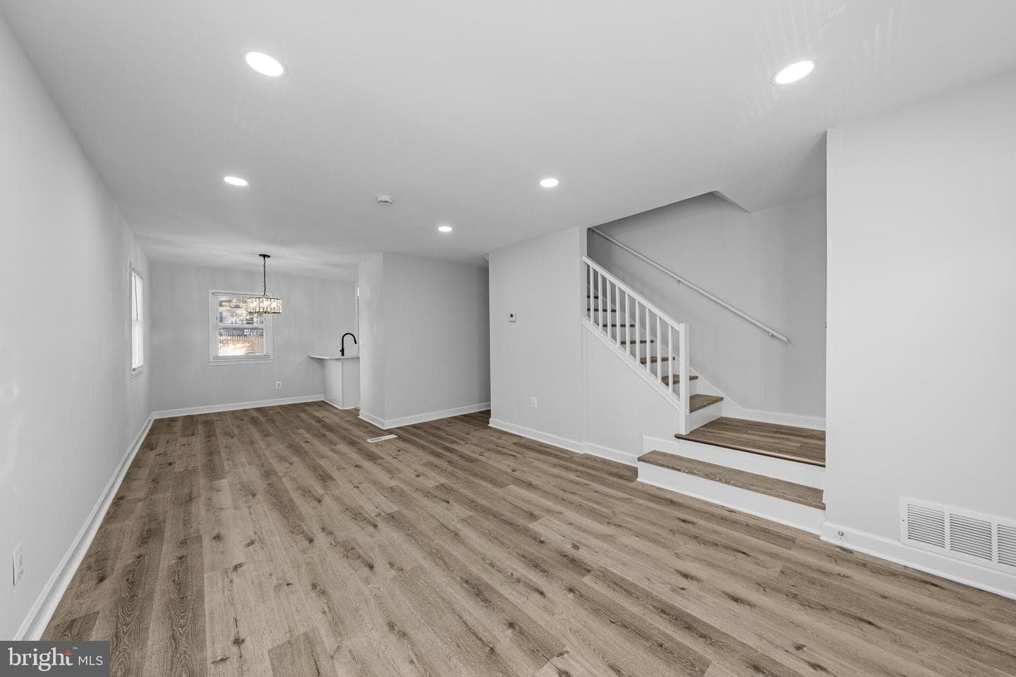 7215 E Lombard Street photo 5