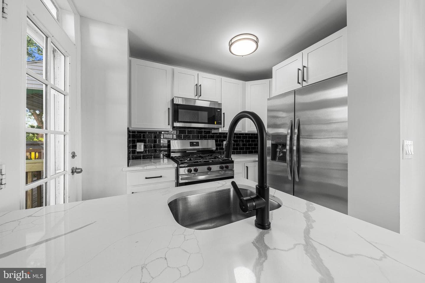 7215 E Lombard Street photo 9