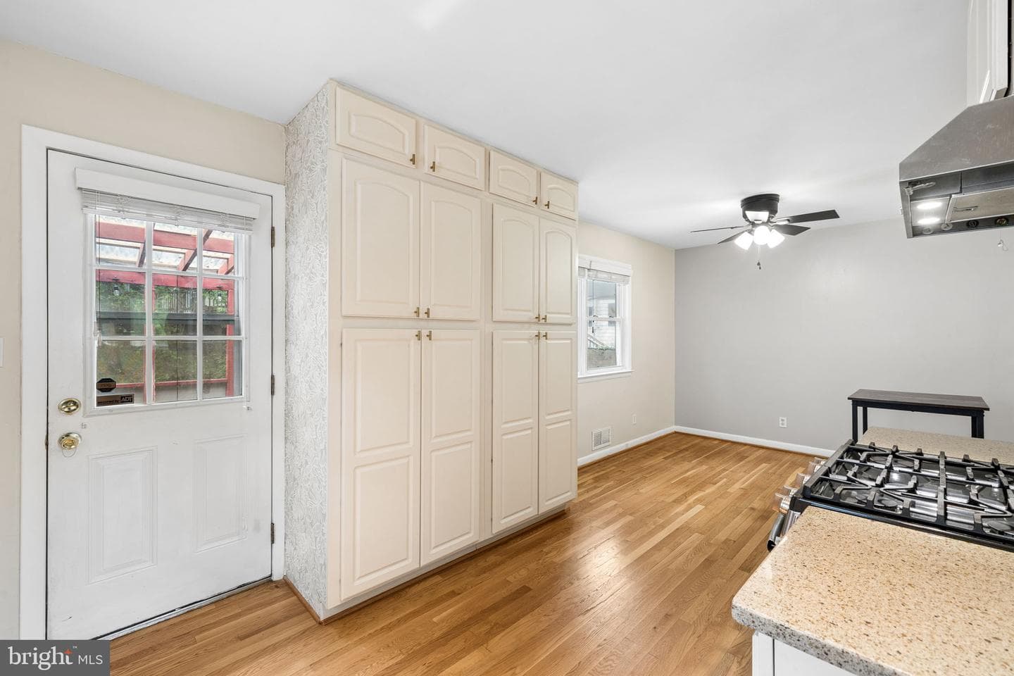 5903 Berwyn photo 10