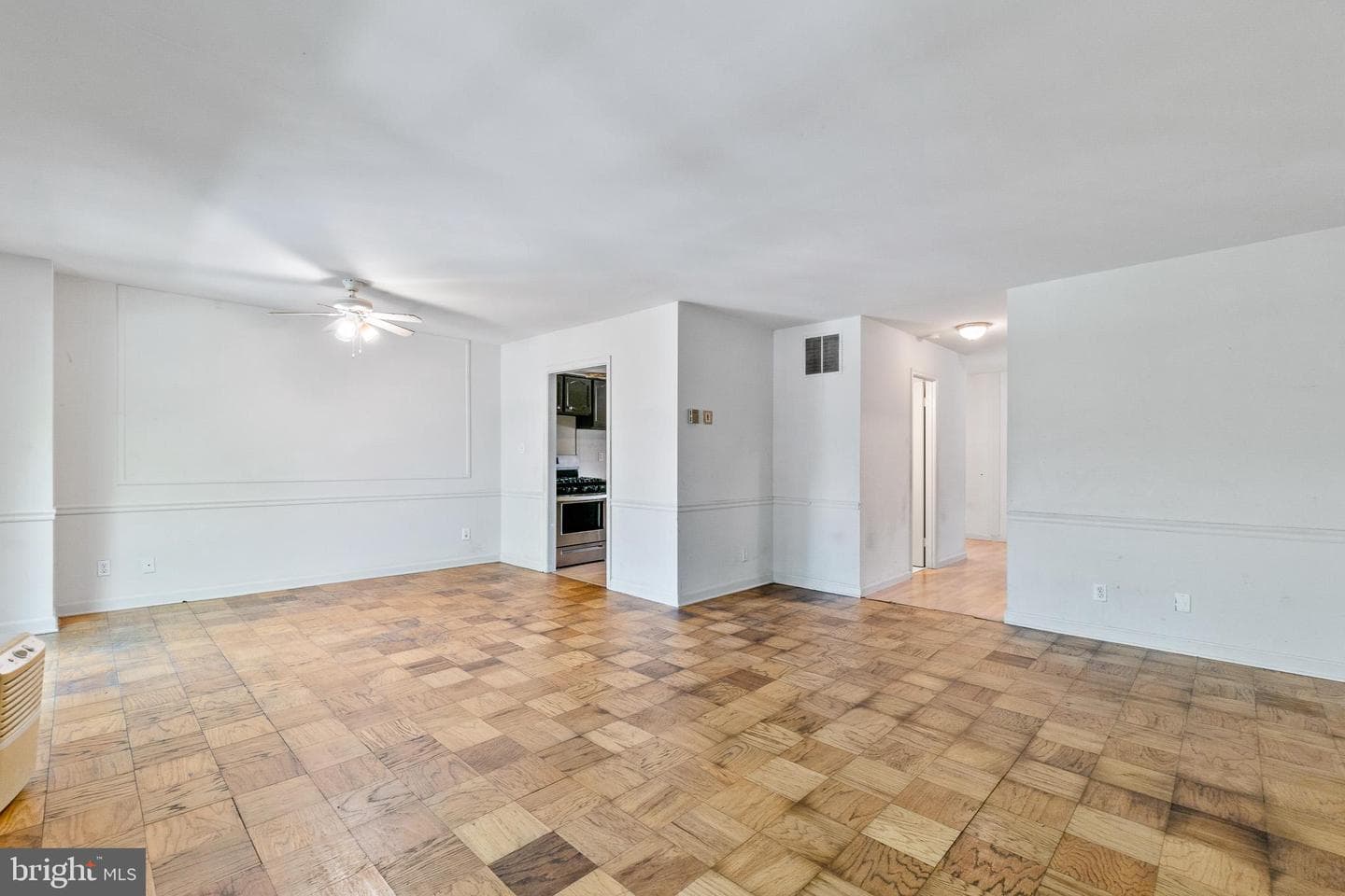 5902 Westchester Park Drive photo 9