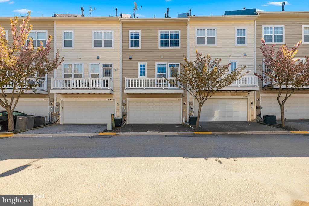 4210 Talmadge Circle photo 3