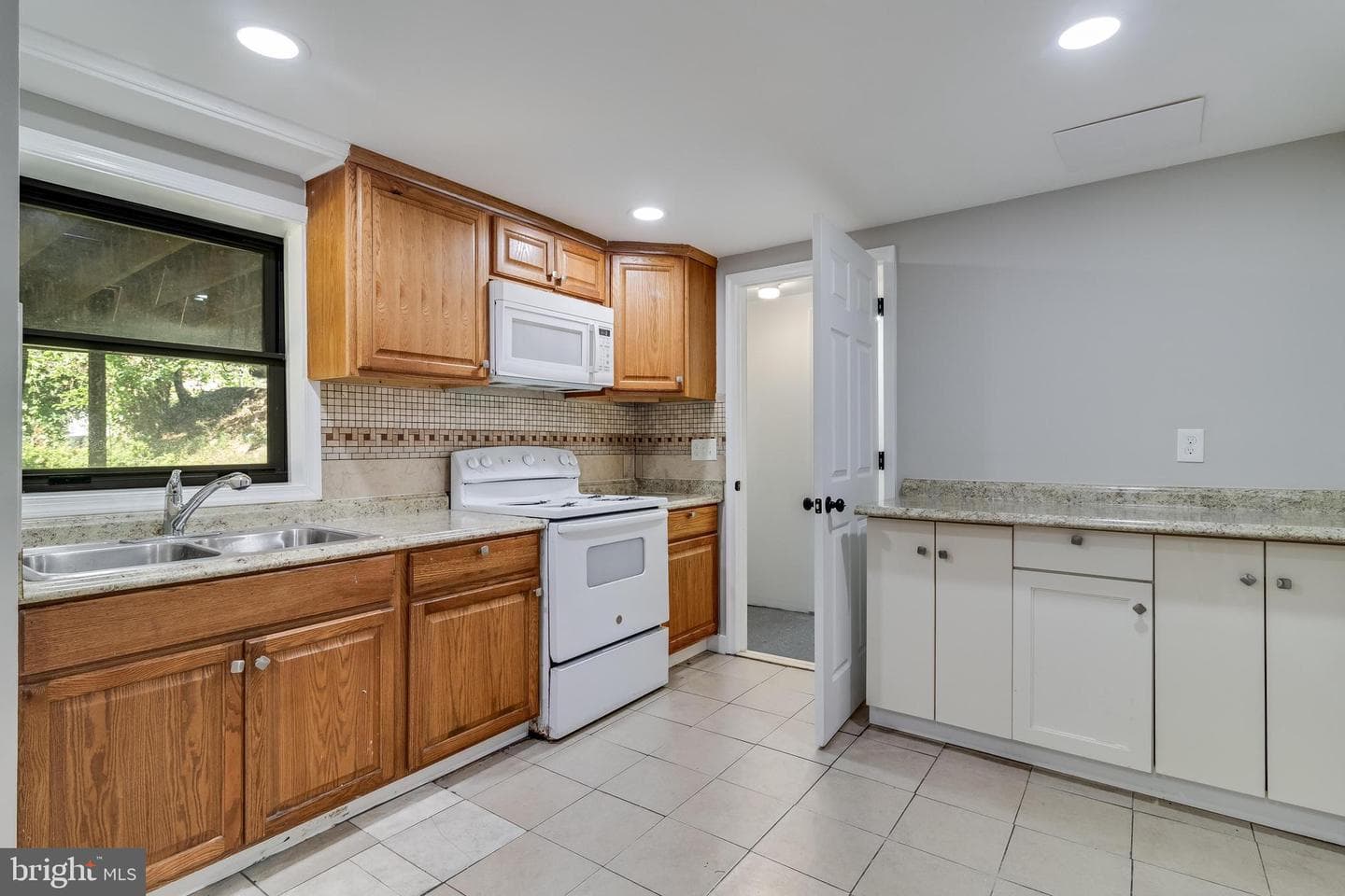 109 S Huron Drive photo 30